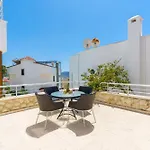 Tarus Mara קס