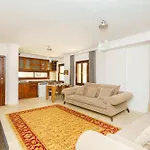 וילה Tarus Mara קס