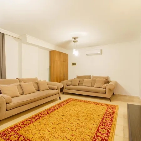 Tarus Mara Villa *