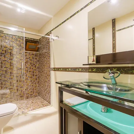 Tarus Mara Villa *